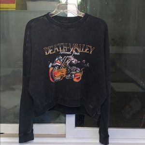 Black sweater (death valley natural park)